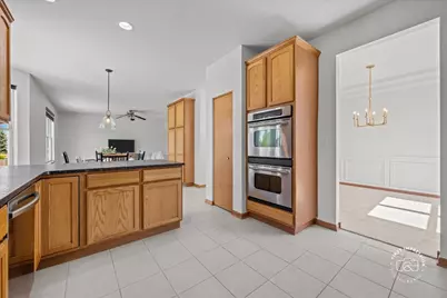 2812 Plante Road, North Aurora, IL 60542 - Photo 10