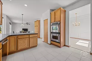 2812 Plante Rd, North Aurora, IL 60542 - Photo 10