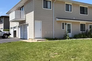 29W603 Winchester Circle, Warrenville, IL 60555 - Photo 1