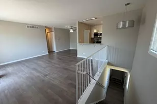 29W603 Winchester Circle, Warrenville, IL 60555 - Photo 2