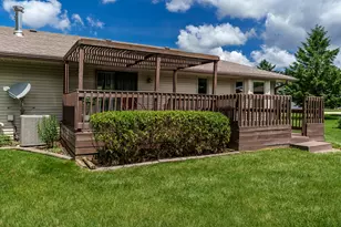 7431 Farview Dr, Cherry Valley, IL 61016 - Photo 8