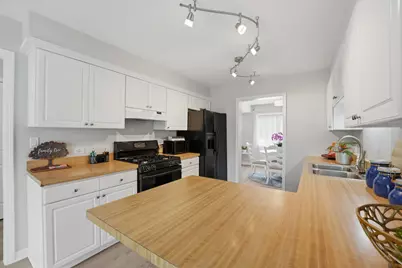 731 Shoreline Circle #731, Schaumburg, IL 60194 - Photo 6