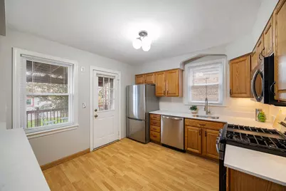 4914 W Warwick Avenue, Chicago, IL 60641 - Photo 8