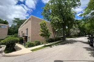 5616 S Harper Ave, Chicago, IL 60637 - Photo 2