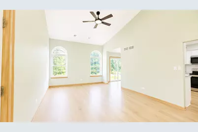 5445 Ridge Crossing, Hanover Park, IL 60133 - Photo 8