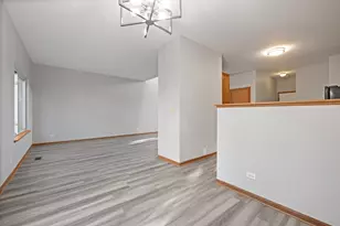 2247 Stoughton Dr, Aurora, IL 60502 - Photo 12