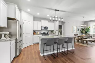 324 S Fork Dr, Gurnee, IL 60031 - Photo 2