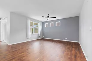 324 S Fork Dr, Gurnee, IL 60031 - Photo 8
