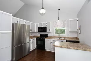 2290 Applewood Ln, Woodstock, IL 60098 - Photo 4