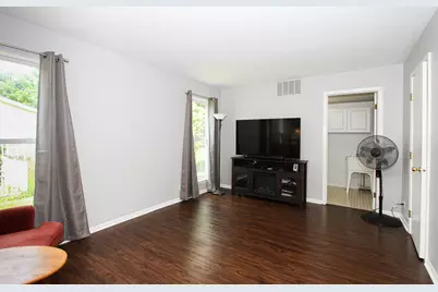 2290 Applewood Lane, Woodstock, IL 60098 - Photo 6