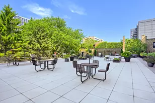 720 W Gordon Terrace, Chicago, IL 60613 - Photo 10