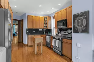 2230 W Leland Ave, Chicago, IL 60625 - Photo 10
