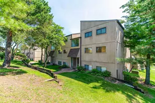 53 Oak Hill Colony St, Fox Lake, IL 60020 - Photo 4