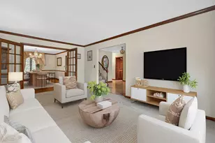 570 N Ellsworth Ave, Addison, IL 60101 - Photo 6