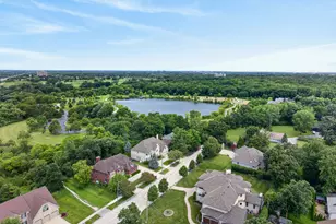 570 N Ellsworth Ave, Addison, IL 60101 - Photo 2