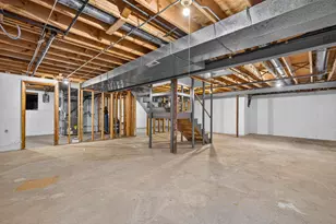 570 N Ellsworth Ave, Addison, IL 60101 - Photo 24