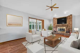 570 N Ellsworth Ave, Addison, IL 60101 - Photo 10