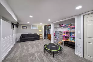 263 Hillside Ave, Glen Ellyn, IL 60137 - Photo 10