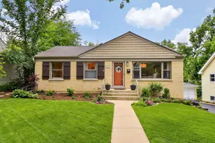 263 Hillside Ave, Glen Ellyn, IL 60137 - Photo 1