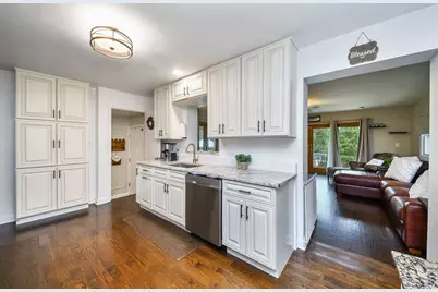 263 Hillside Avenue, Glen Ellyn, IL 60137 - Photo 4