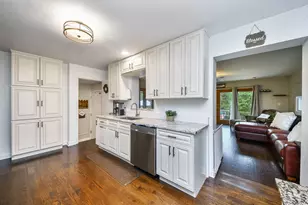 263 Hillside Ave, Glen Ellyn, IL 60137 - Photo 4