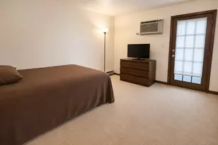 4316 W Shamrock Ln, McHenry, IL 60050 - Photo 6