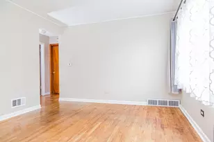 204 N Elroy Ave, Bartlett, IL 60103 - Photo 6