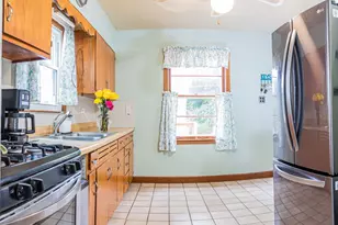 204 N Elroy Ave, Bartlett, IL 60103 - Photo 4