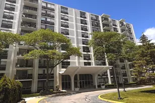 9009 Golf Rd, Des Plaines, IL 60016 - Photo 2