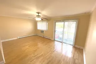 693 E Fullerton Ave, Glendale Heights, IL 60139 - Photo 4