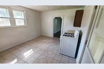 1826 W 1st Street, Dixon, IL 61021 - Photo 6