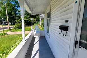1826 W 1st St, Dixon, IL 61021 - Photo 2