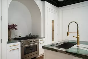 22 E Elm St, Chicago, IL 60611 - Photo 24