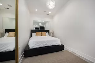 22 E Elm St, Chicago, IL 60611 - Photo 42