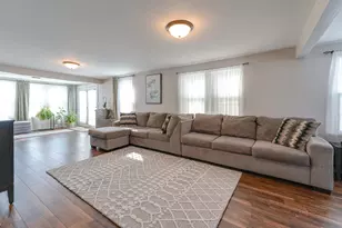 43250 N Lakeside Dr, Antioch, IL 60002 - Photo 10
