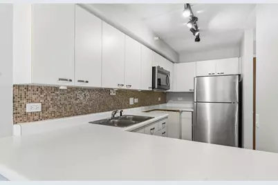 811 Chicago Avenue #405, Evanston, IL 60202 - Photo 8