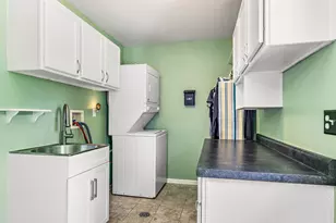 7798 Kingsbury Dr, Hanover Park, IL 60133 - Photo 10