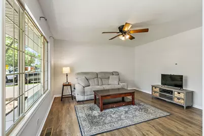 7798 Kingsbury Drive, Hanover Park, IL 60133 - Photo 6