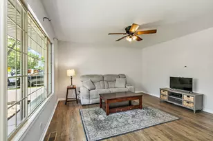 7798 Kingsbury Dr, Hanover Park, IL 60133 - Photo 6