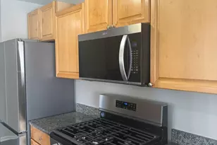 1919 Prairie Square, Schaumburg, IL 60173 - Photo 2