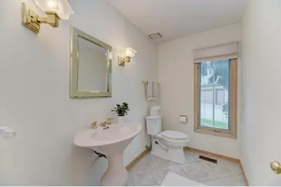 1500 Royal Oak Road, Darien, IL 60561 - Photo 6