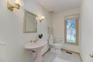 1500 Royal Oak Rd, Darien, IL 60561 - Photo 6
