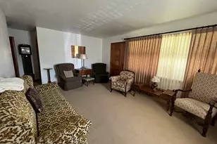 526 Edwards St, Kewanee, IL 61443 - Photo 18