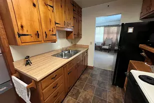 526 Edwards St, Kewanee, IL 61443 - Photo 14
