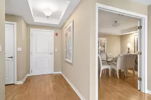 425 Benjamin Dr, Vernon Hills, IL 60061 - Photo 4