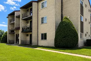 9865 Cordoba Ct, Orland Park, IL 60462 - Photo 2