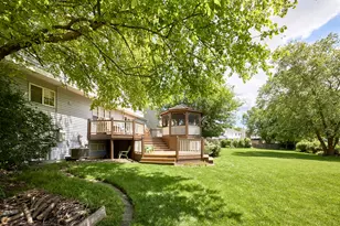 1140 Sandhurst Ln, Carol Stream, IL 60188 - Photo 32