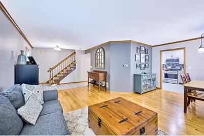 1140 Sandhurst Lane, Carol Stream, IL 60188 - Photo 4