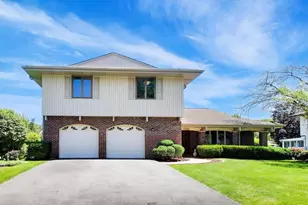 125 Lynnfield Ln, Schaumburg, IL 60193 - Photo 1