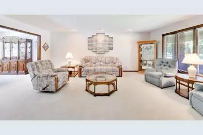 125 Lynnfield Lane, Schaumburg, IL 60193 - Photo 6